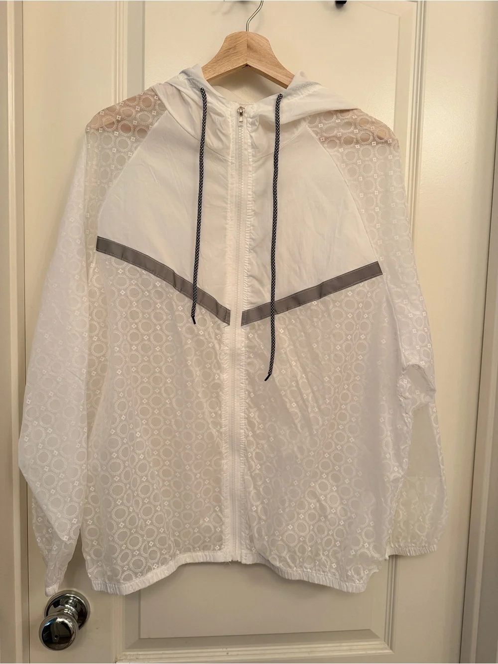 Lightweight White Hooded Windbreaker Jacket